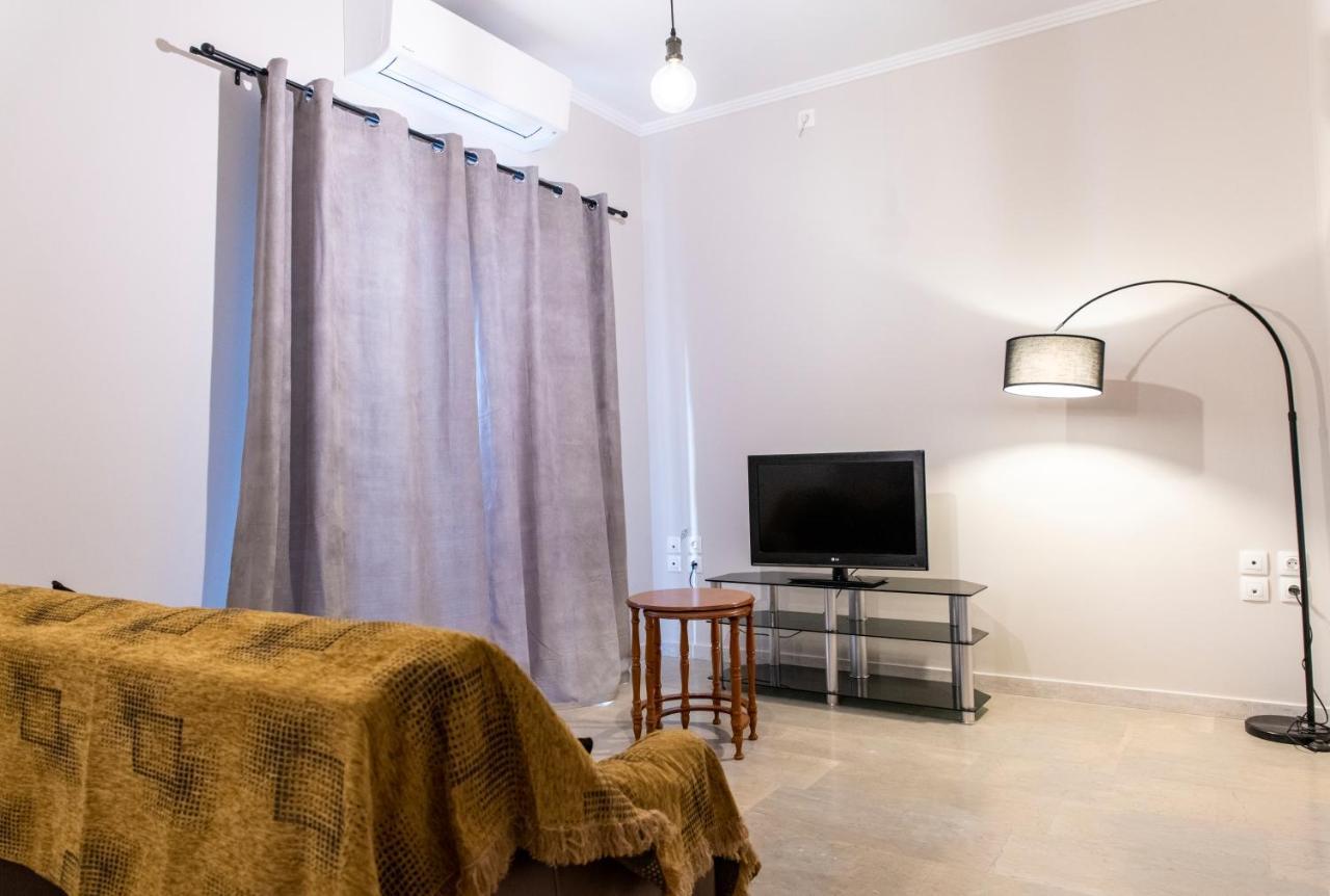 Walnut Home Apartment Near Ancient Olympia Krestena Exterior photo